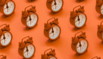 clocks representing how often to refinance student loans