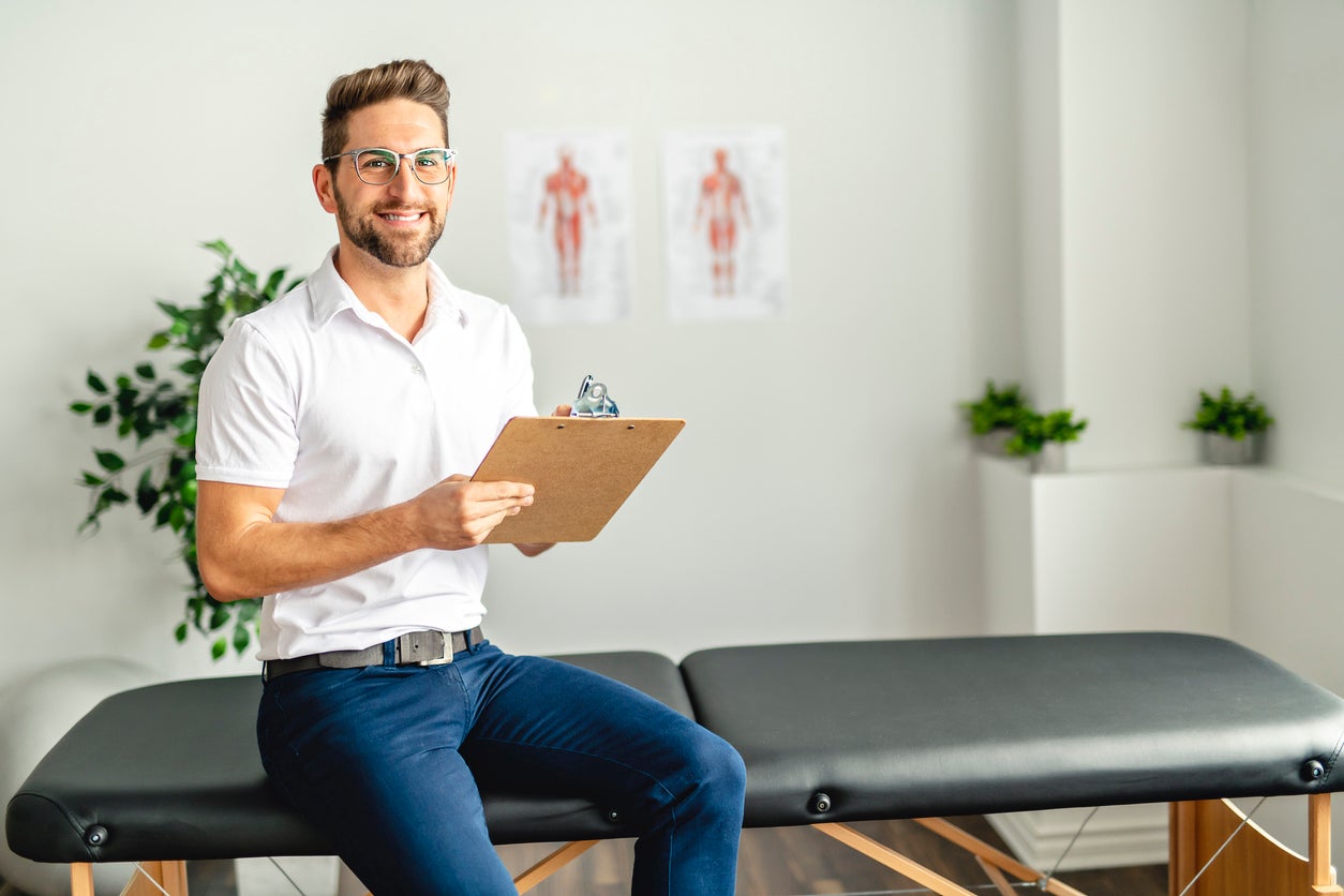 A Physical Therapist’s Guide to Student Loan Refinancing