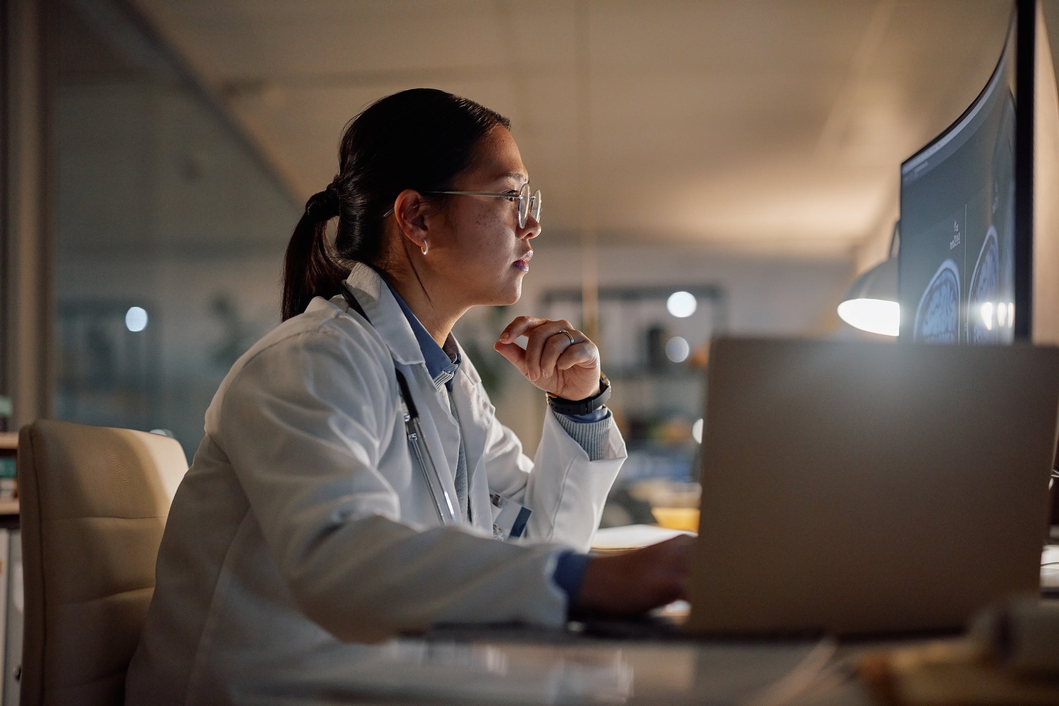 Top Tips for Managing Medical School Debt