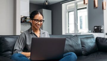 Woman refinancing her federal student loans