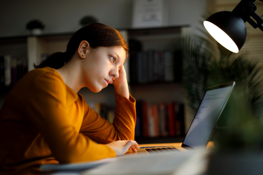 How to Reduce Financial Stress in College