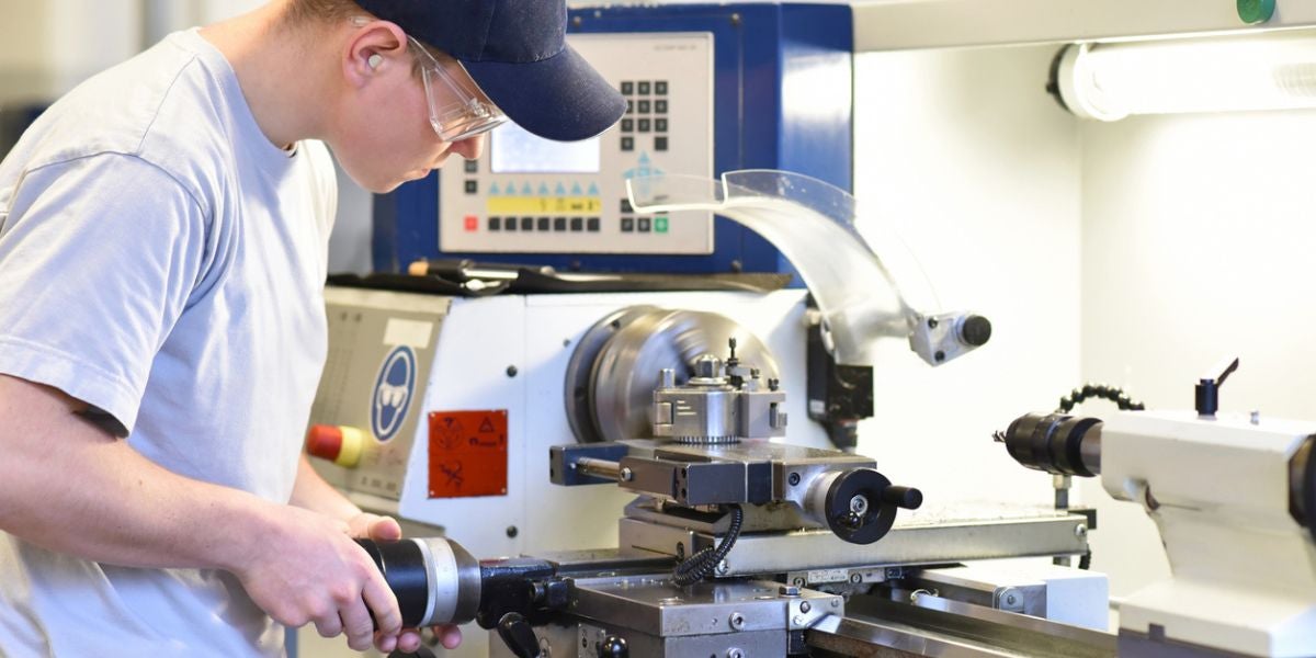 6 Scholarships for Trade or Vocational Programs | Education Loan Finance